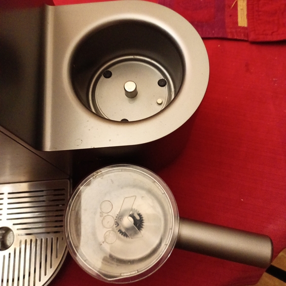 Keurig K-Cafe Special Edition Single-Serve K-Cup Pod Coffee, Latte & Cappuccino - Picture 8 of 9